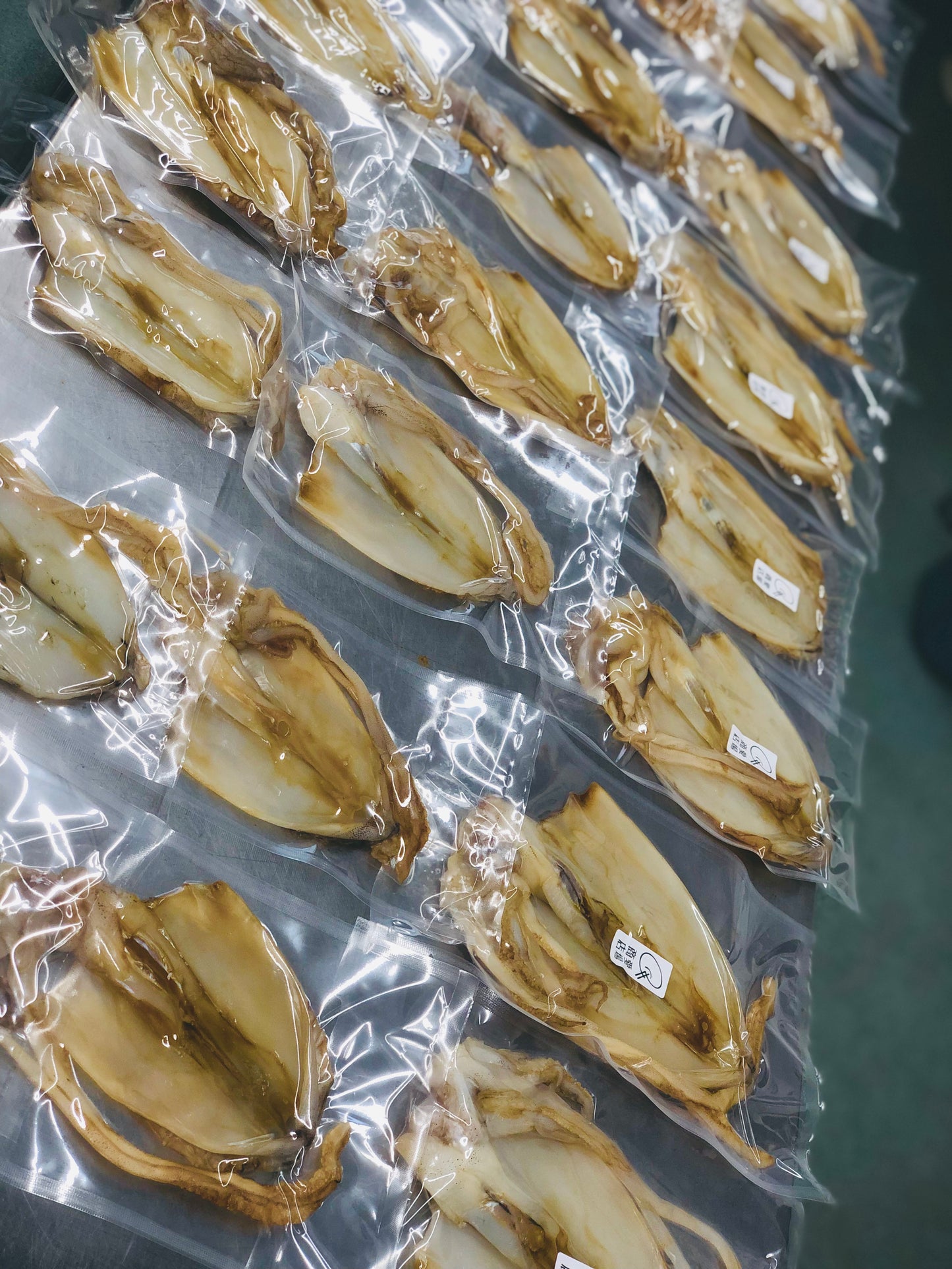 ◉10月〜旬です!イカの王様!アオリイカ自家製魚醤干し3枚(中小ミックス) 釣りもの 肝付仕上げ −60℃冷凍