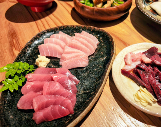 ◉おすすめ!今が旬です 富山の夏の本まぐろ皮付きブロック 腹と背の2部位セット たっぷり1500g以上