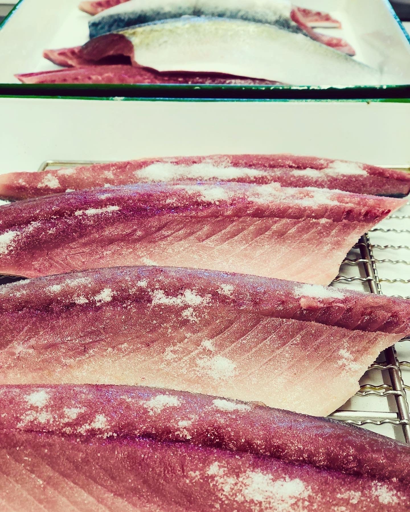 ◉朝獲れサバの昆布〆サバ 半身3pcセット 中〜大サイズ 鮮度を感じるお刺身感覚の浅〆のしめ鯖です