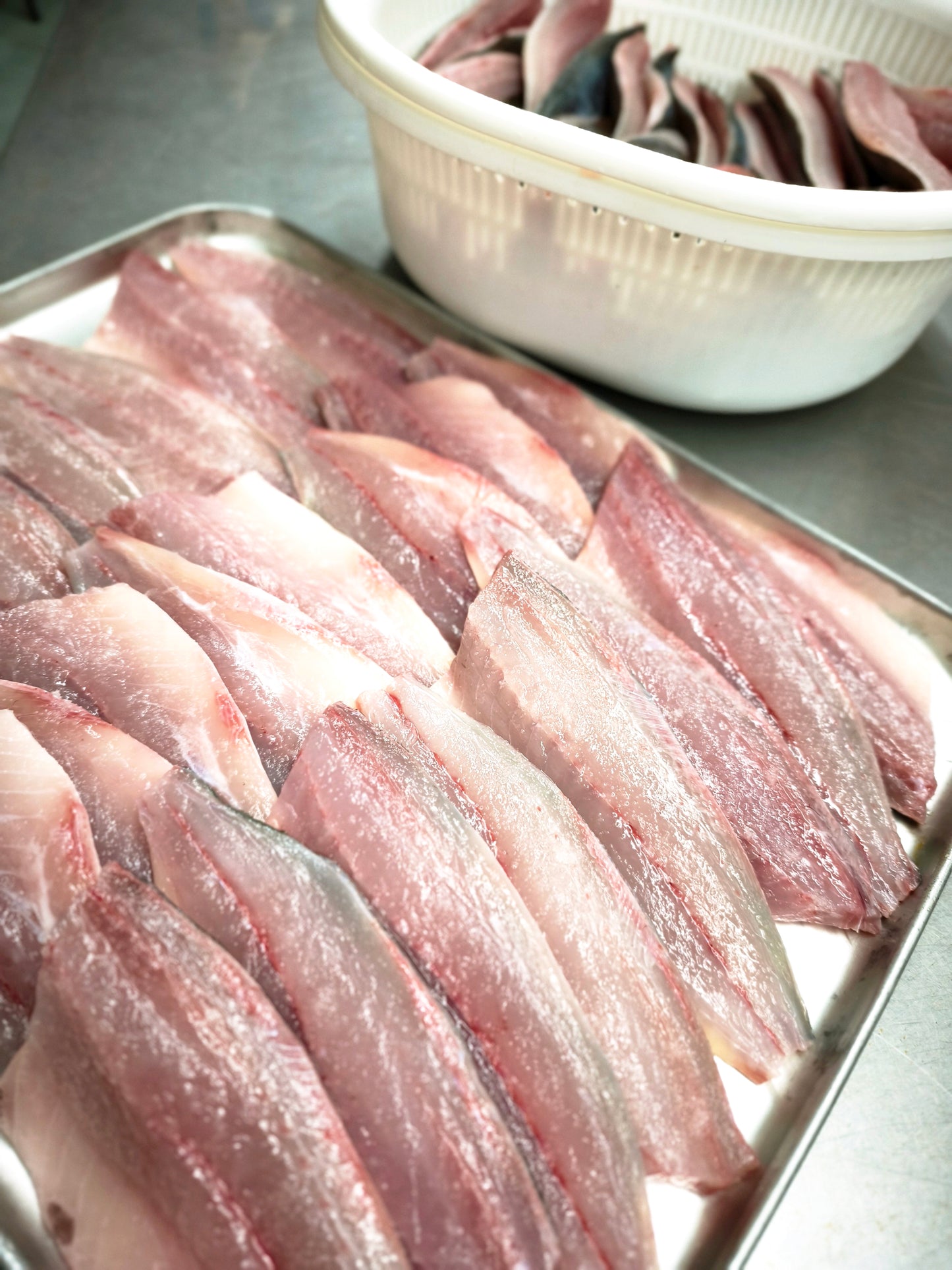 ◉朝獲れアジの昆布酢じめ　半身2枚入り3pcセット　中大サイズ　鮮度を感じるお刺身感覚の浅酢〆のアジです