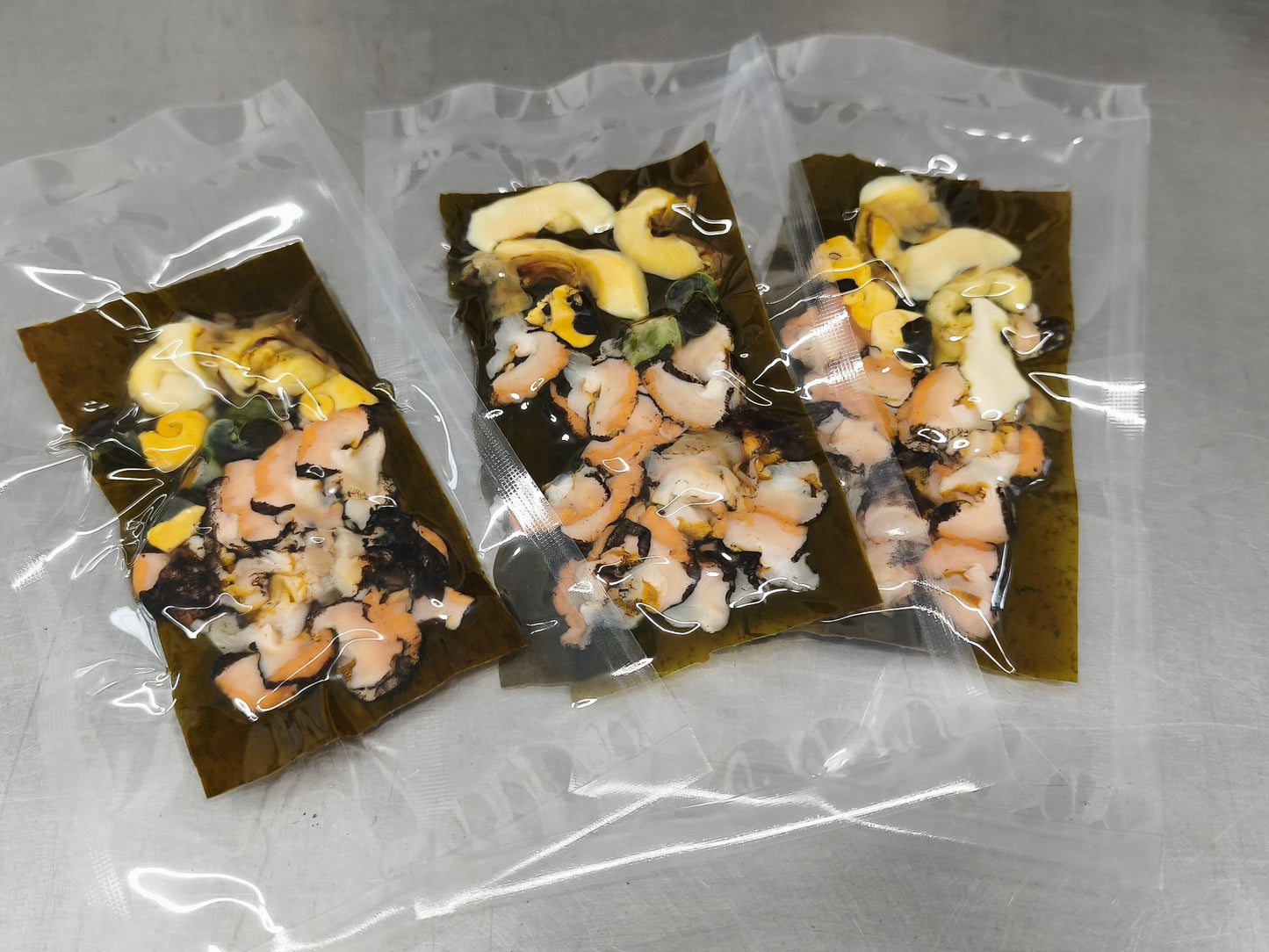 ◉おすすめ！いまが旬の昆布締め！サザエの昆布締め3pcセット　いまだけの限定商品です。