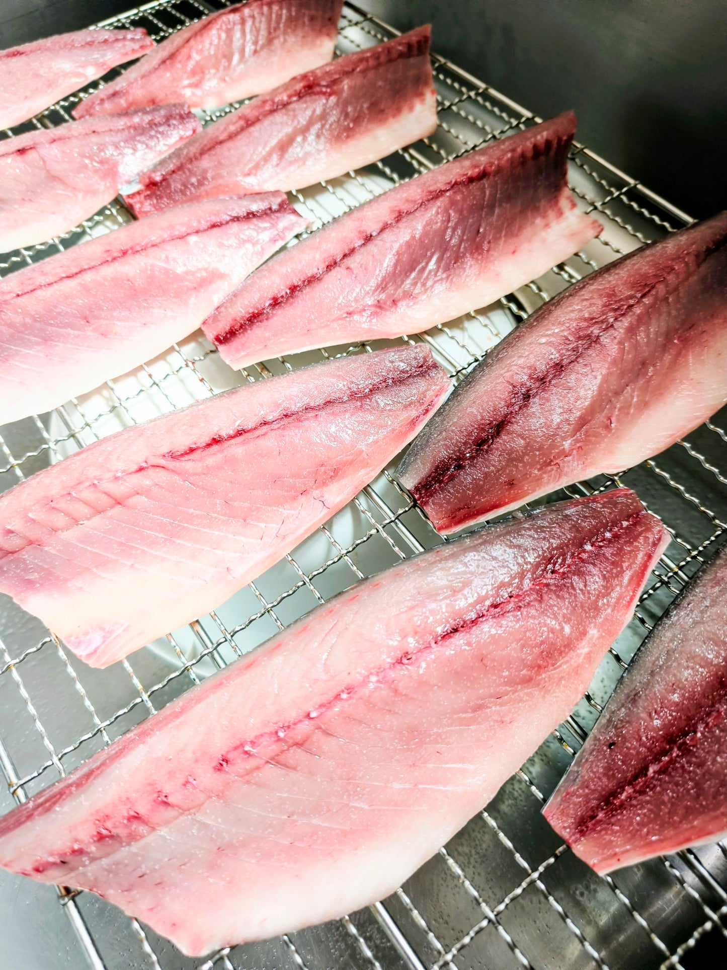 ◉おすすめ！今が旬です。朝獲れサバの昆布〆サバ　半身3pcセット　大中サイズ　鮮度を感じるお刺身感覚の浅〆のしめ鯖です