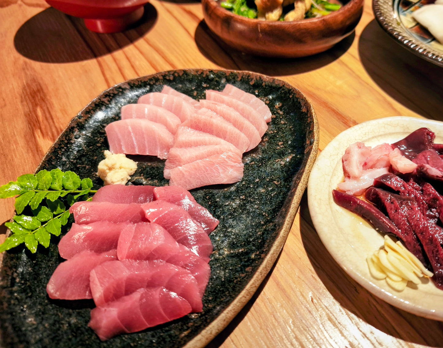 ◉おすすめ！今が旬です　富山の夏の本まぐろ皮付きブロック　腹と背の2部位セット　たっぷり1500g以上